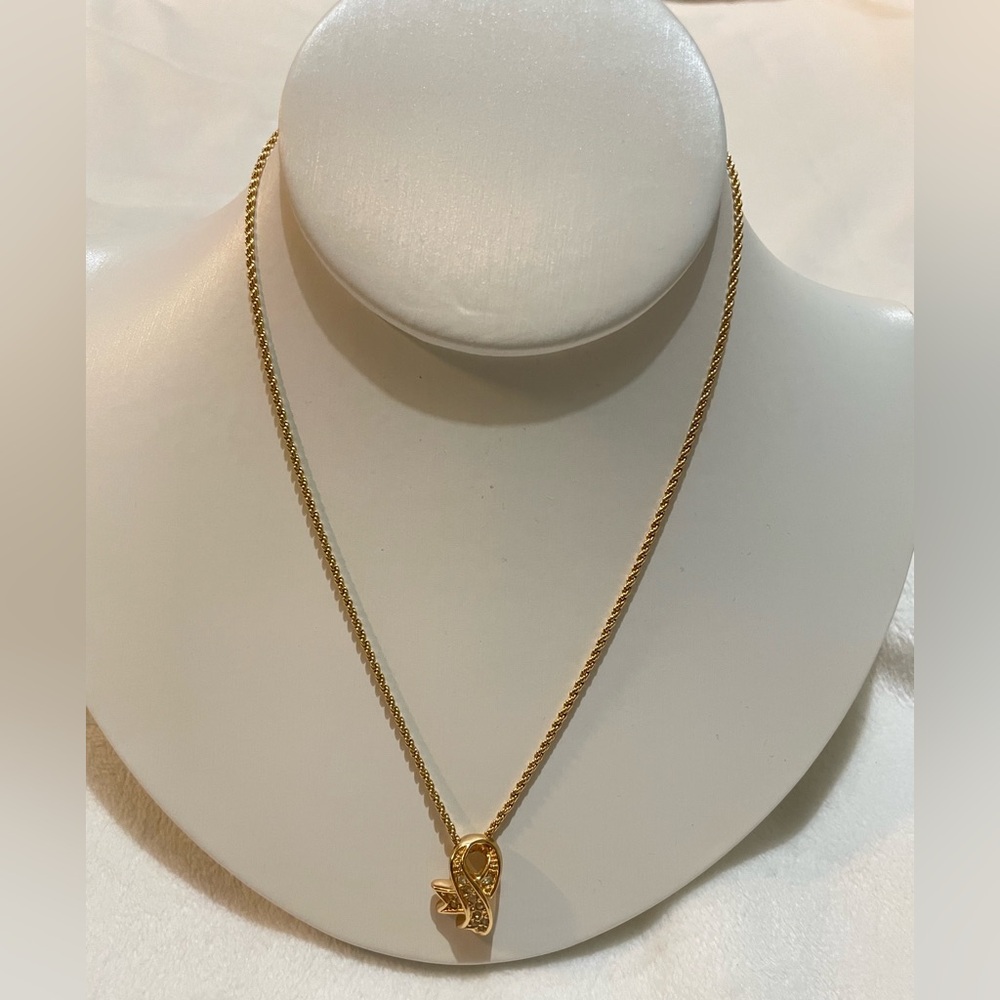 Christian Dior Gold Tone Necklace 💛